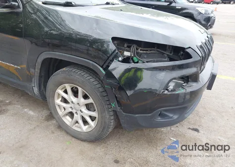 2018 Jeep Cherokee Latitude 4X4 z USA, uszkodzony, nr VIN 1C4PJMCB1JD509699